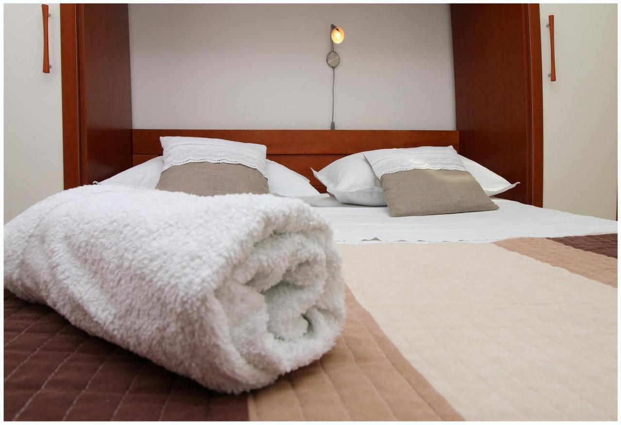 Apartments Elvi - Amazing Position & Parking พรีมอชเตน ภายนอก รูปภาพ